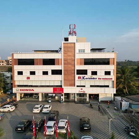 Lords Eco Inn Navsari ภายนอก รูปภาพ
