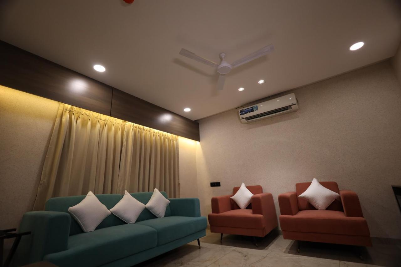 Lords Eco Inn Navsari ภายนอก รูปภาพ