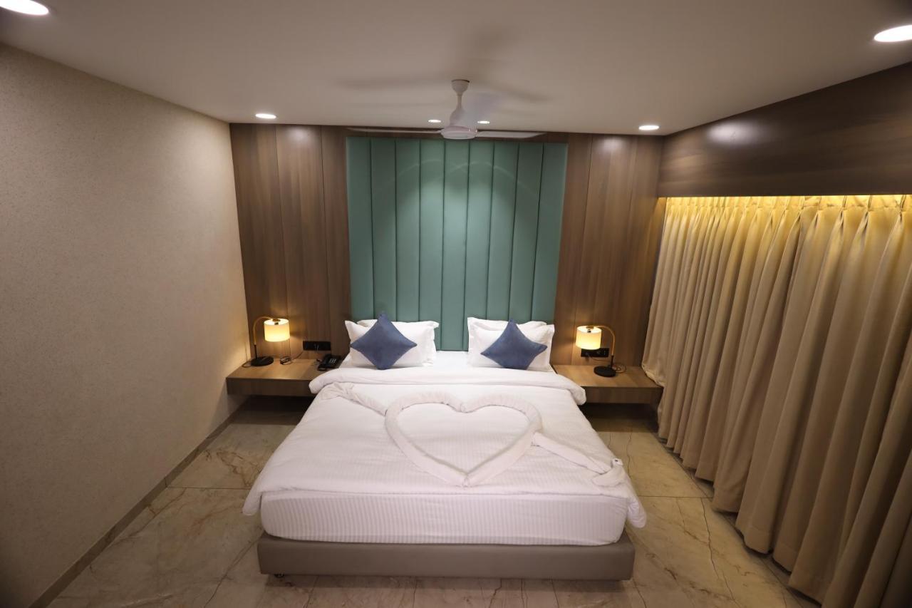 Lords Eco Inn Navsari ภายนอก รูปภาพ