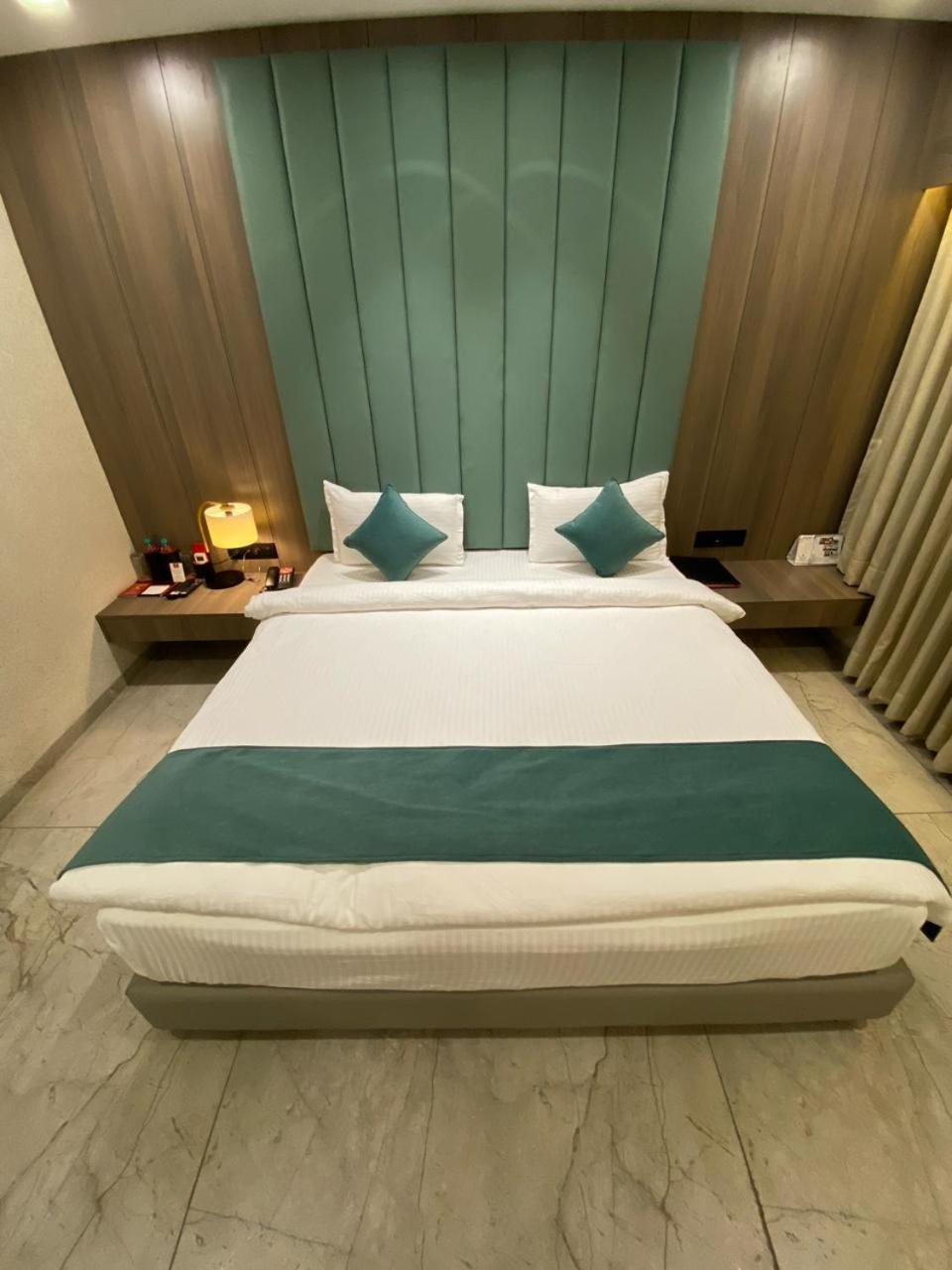 Lords Eco Inn Navsari ภายนอก รูปภาพ