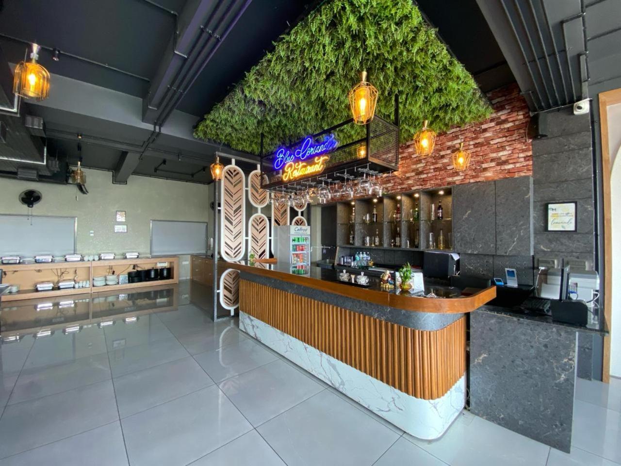 Lords Eco Inn Navsari ภายนอก รูปภาพ