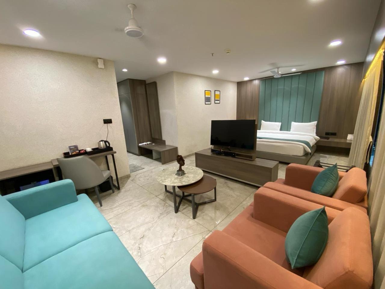 Lords Eco Inn Navsari ภายนอก รูปภาพ