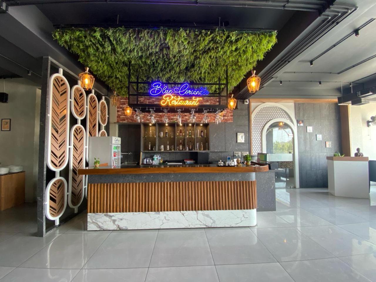 Lords Eco Inn Navsari ภายนอก รูปภาพ