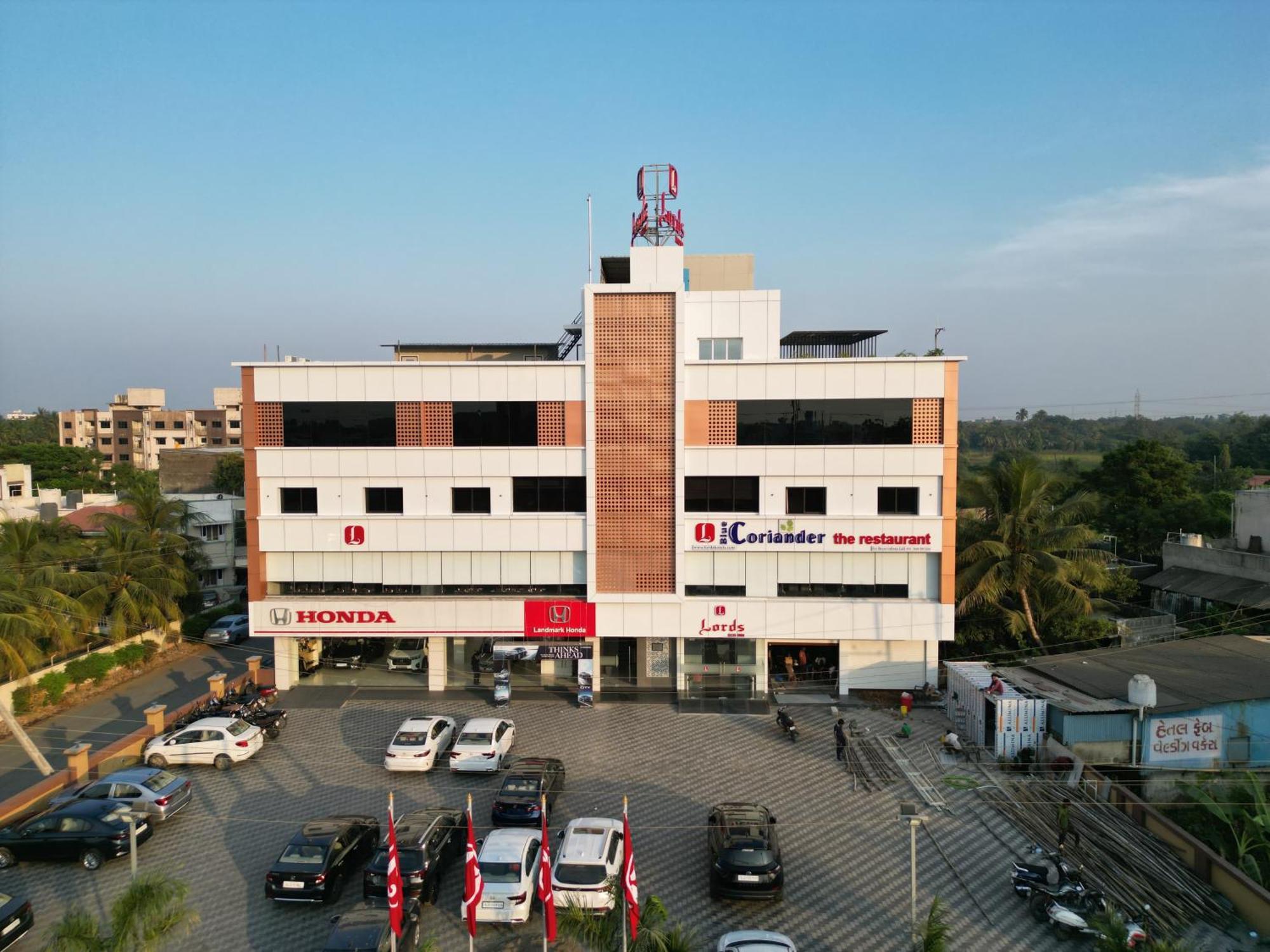 Lords Eco Inn Navsari ภายนอก รูปภาพ